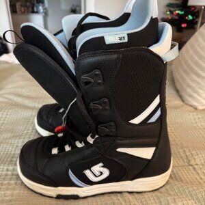 Burton Women's Coco Snowboard Boot Size 8.5